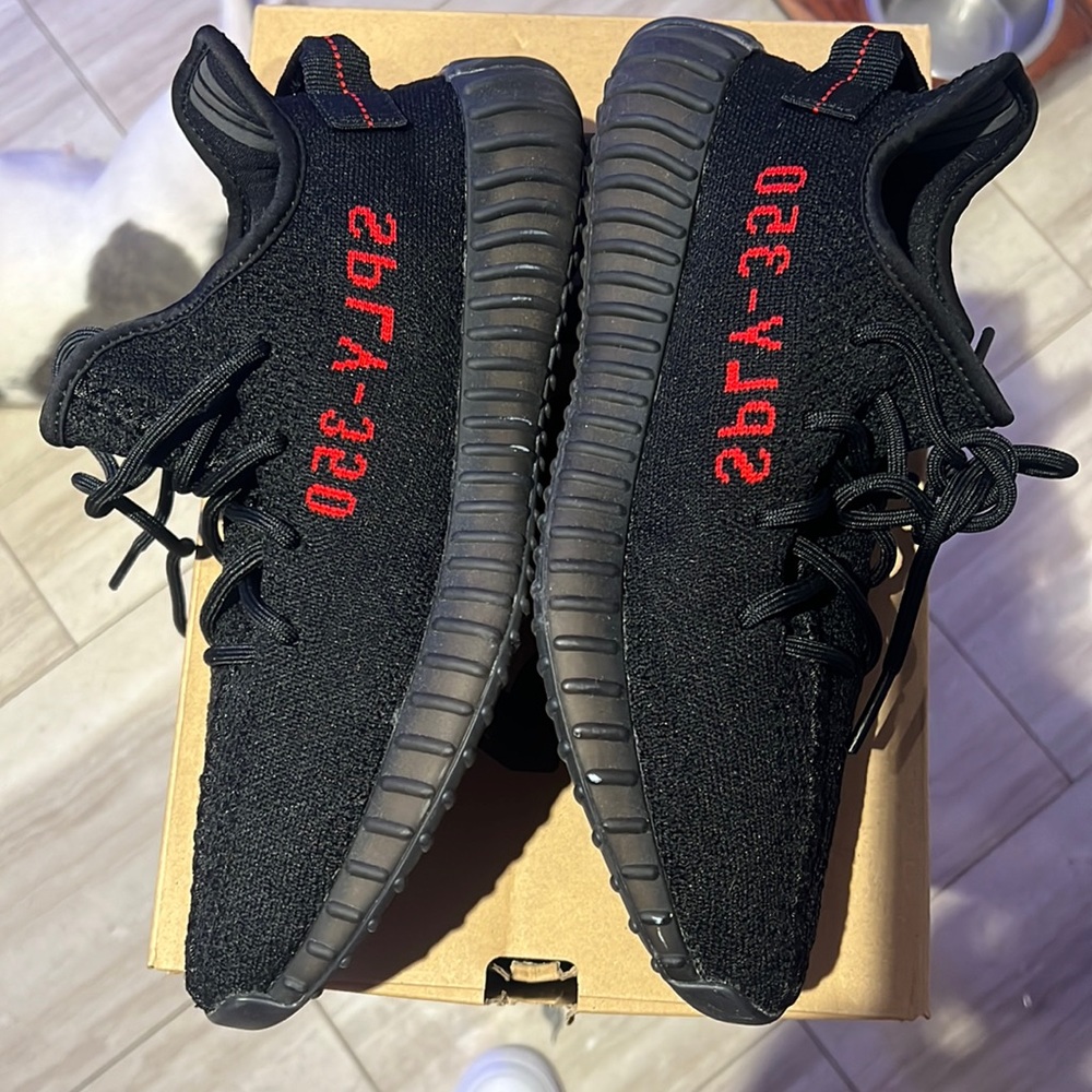 Yeezys 350 V2